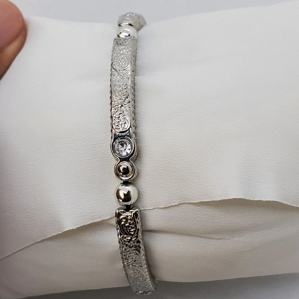 22MM Women's Bracelet Watch White Dial Gray Bracelet Band 7.75